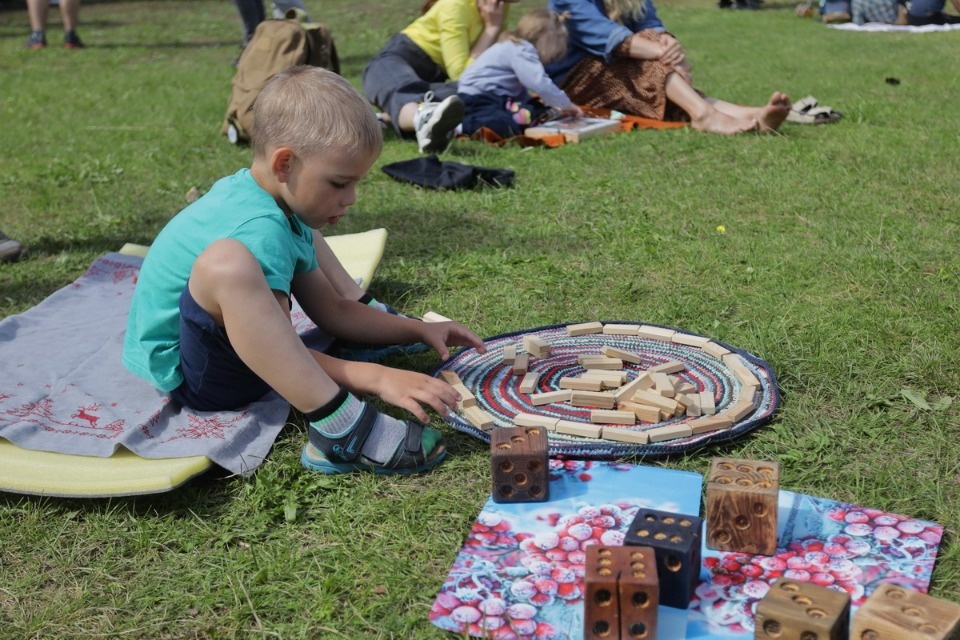 Молот и песня Молот и песня