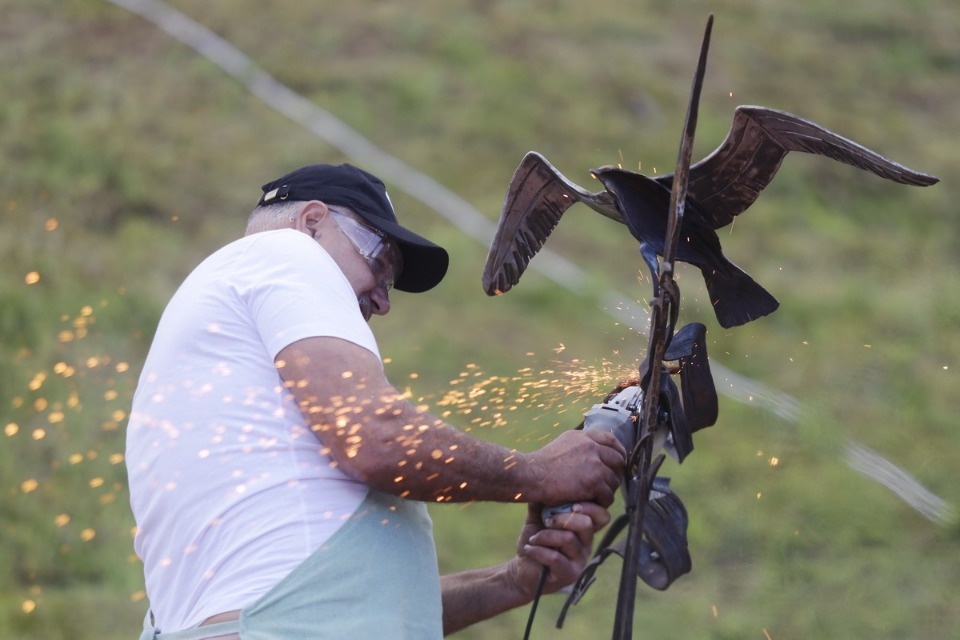 Молот и песня Молот и песня