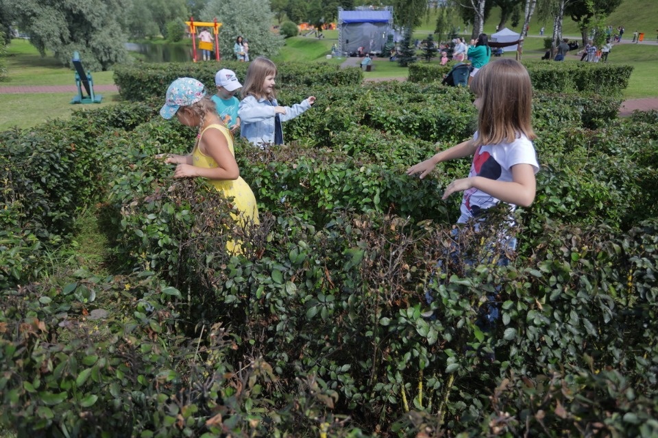 Молот и песня Молот и песня