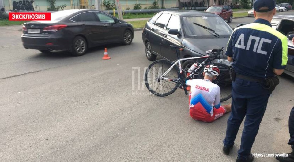 Велосипедиста госпитализировали с различными переломами в результате ДТП в Пскове Велосипедиста госпитализировали с различными переломами в результате ДТП в Пскове