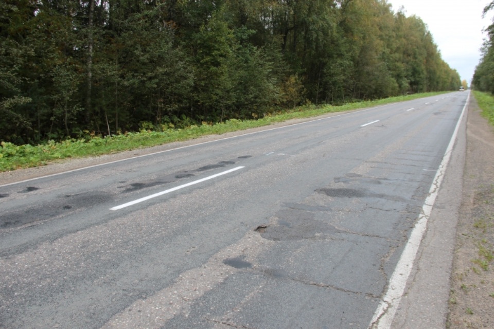 В Псковской области по нацпроекту отремонтируют два участка дороги «Псков – Краколье»
