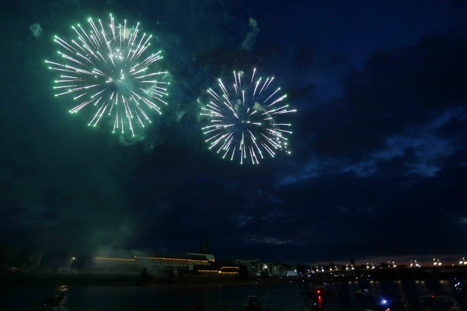 Салют, Псков! Салют, Псков!