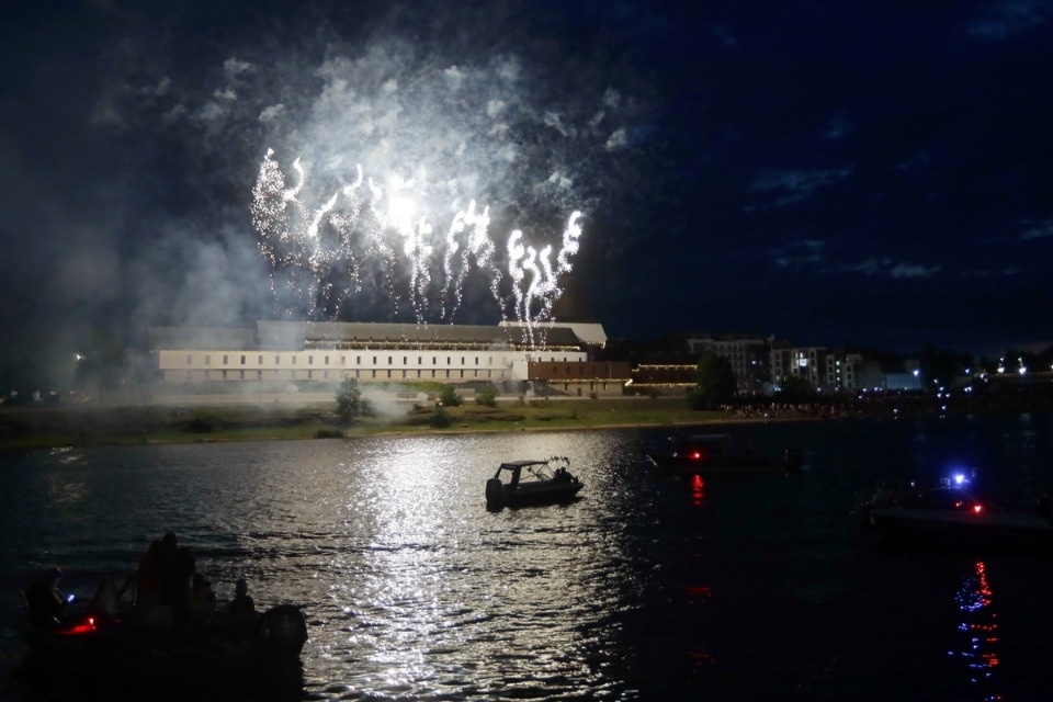 Салют, Псков! Салют, Псков!