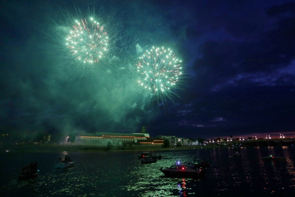 Салют, Псков! Салют, Псков!