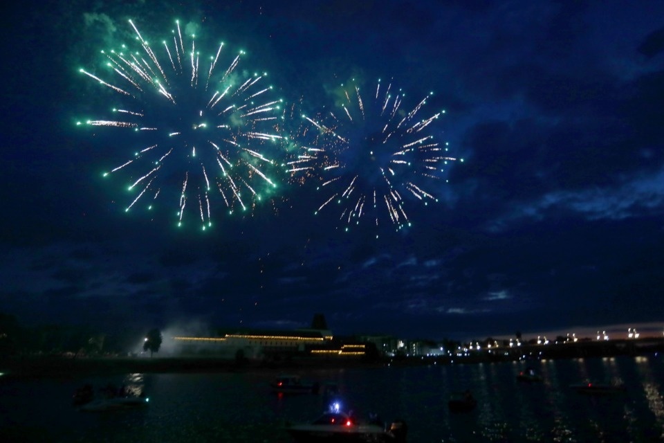 Салют, Псков! Салют, Псков!