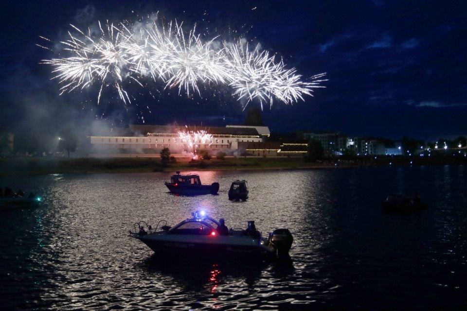 Салют, Псков! Салют, Псков!