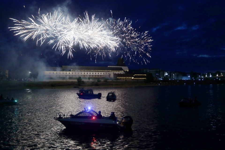 Салют, Псков! Салют, Псков!