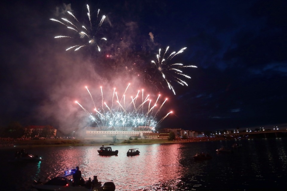 Салют, Псков! Салют, Псков!