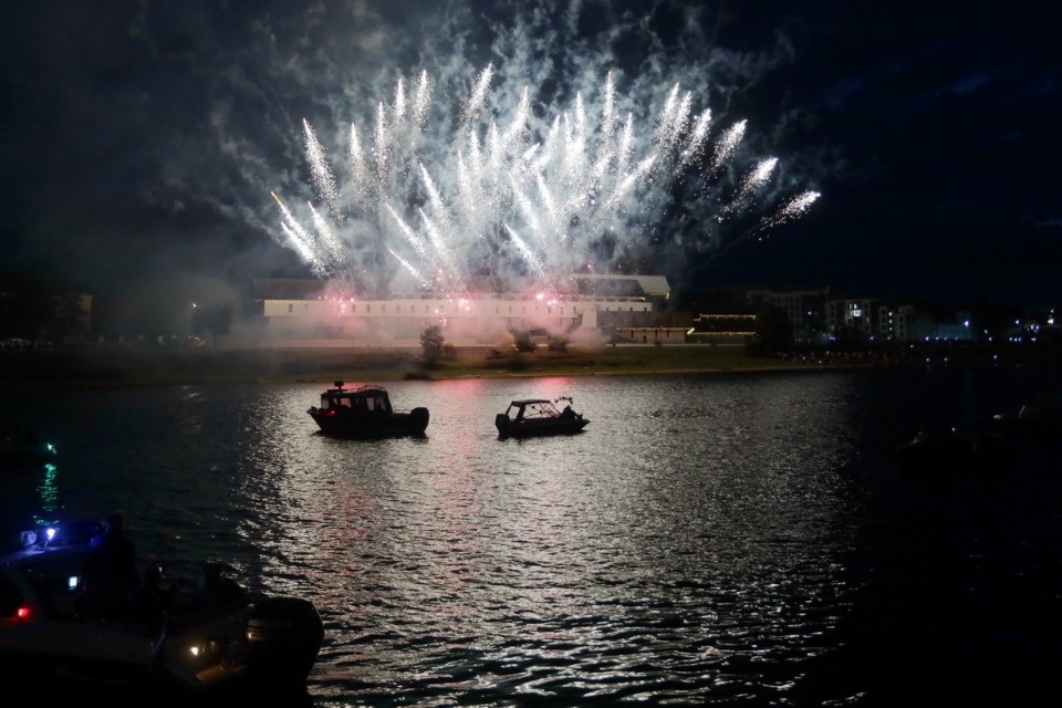 Салют, Псков! Салют, Псков!