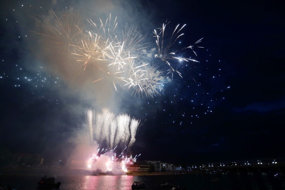 Салют, Псков! Салют, Псков!