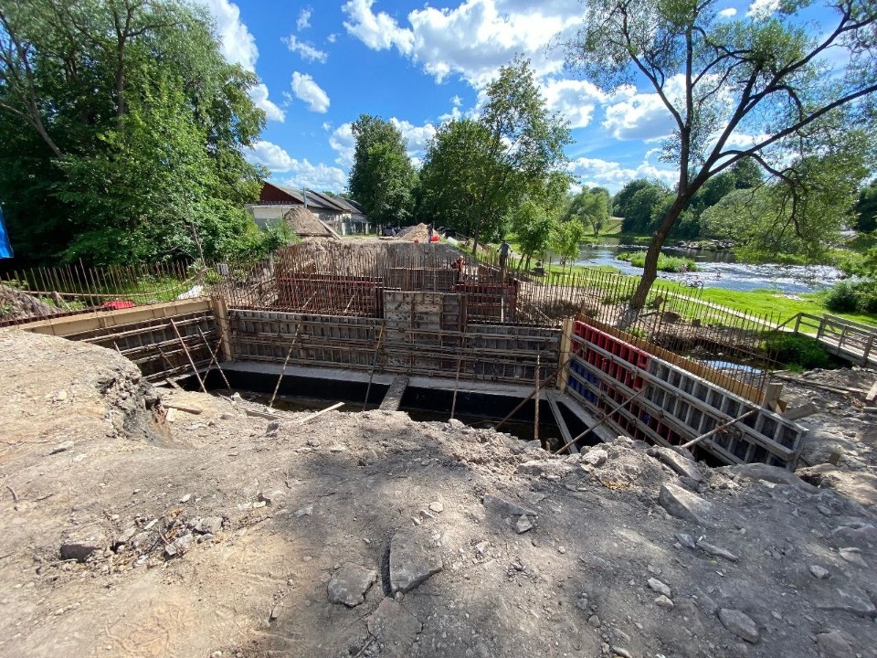 До конца года в Пскове по мосту через реку Милевку планируют открыть автомобильное движение