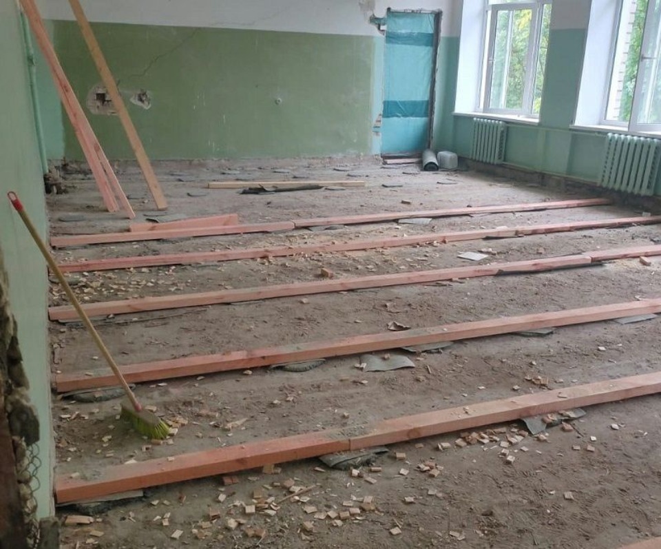 Новые окна установили в лицее №10 в Пскове