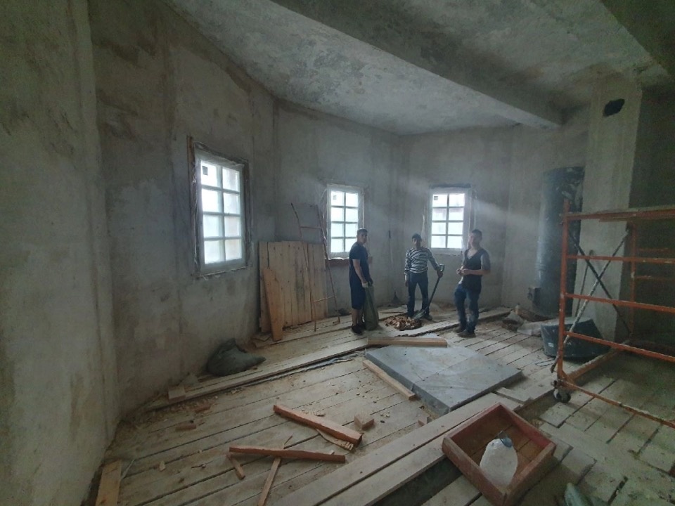 Созданные по историческим фотографиям окна установили в храме святой Варвары в Печорах Созданные по историческим фотографиям окна установили в храме святой Варвары в Печорах