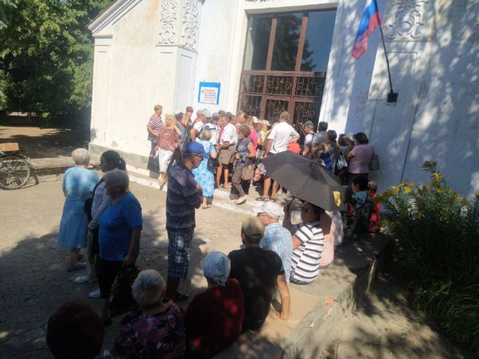 Гуманитарную помощь из Псковской области начали выдавать в одном из городов Херсонской области