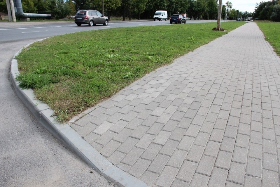 В Пскове планируют снизить высоту бортового камня на нескольких городских улицах В Пскове планируют снизить высоту бортового камня на нескольких городских улицах