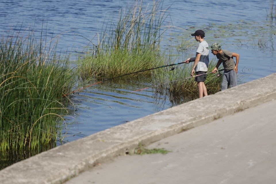 Горячие дни Горячие дни