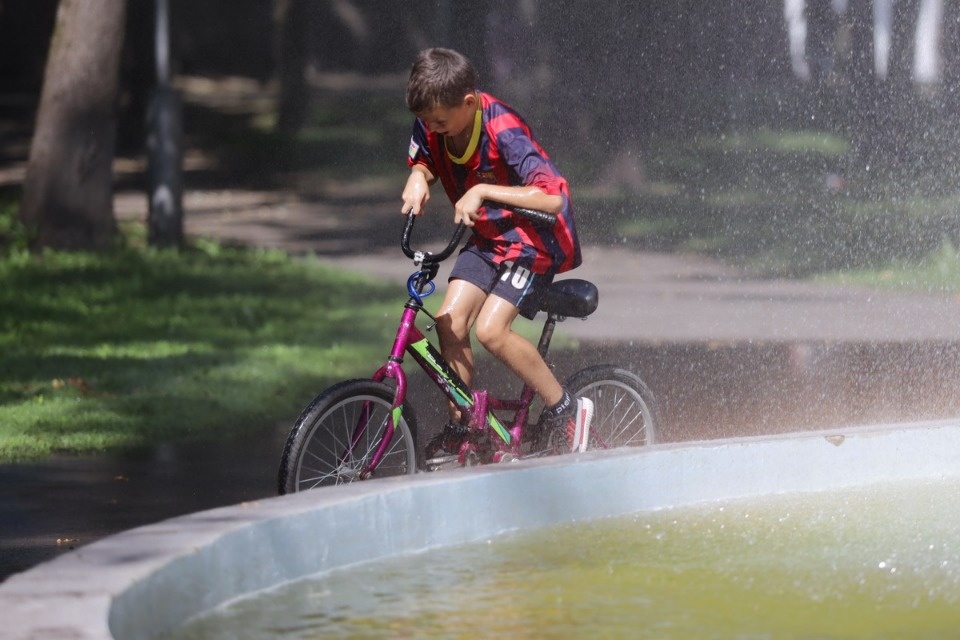 Горячие дни Горячие дни