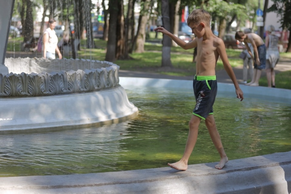 Горячие дни Горячие дни