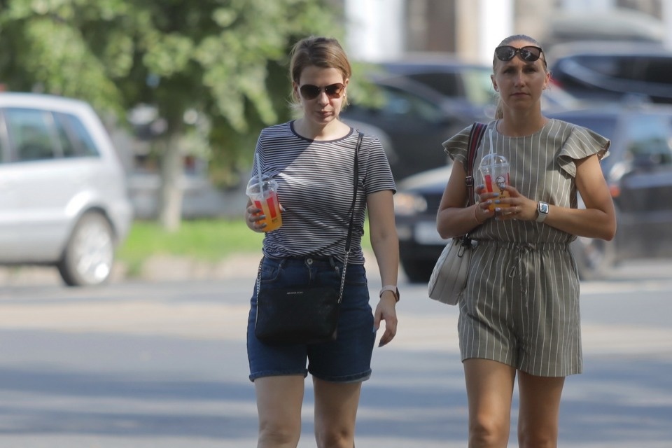 Горячие дни Горячие дни