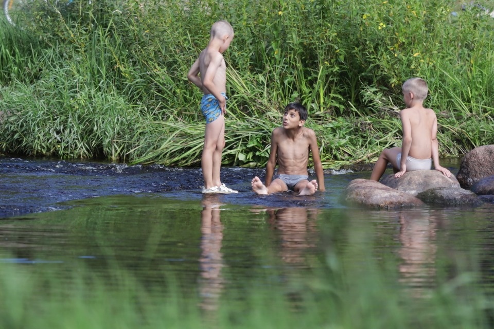 Горячие дни Горячие дни