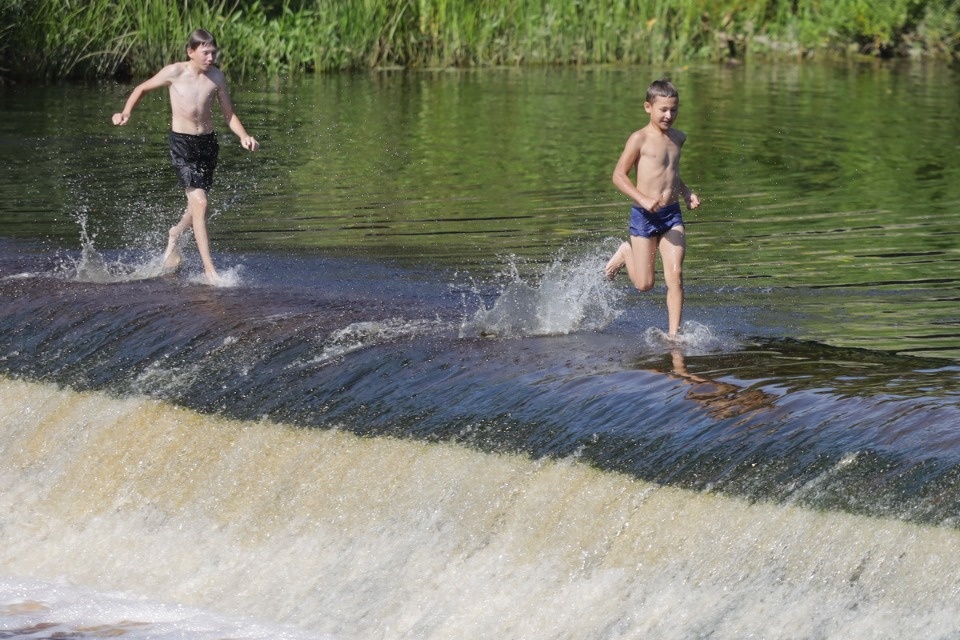 Горячие дни Горячие дни