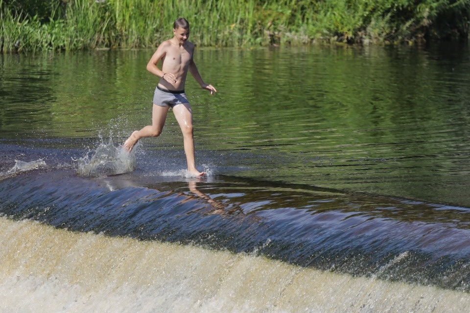 Горячие дни Горячие дни