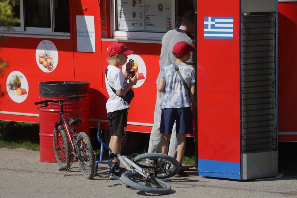 Горячие дни Горячие дни