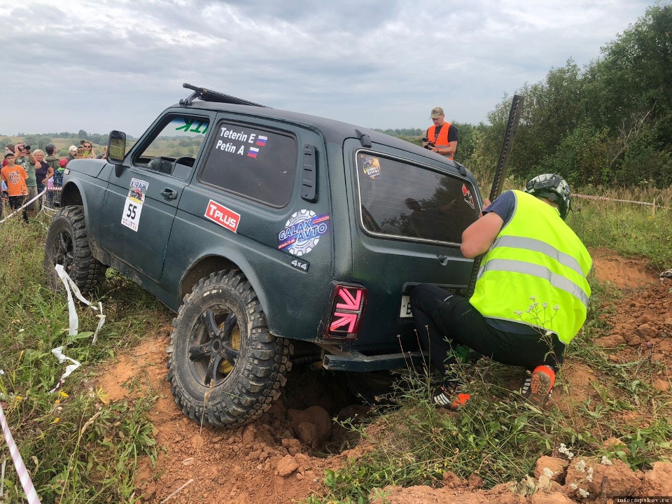 В Великолукском районе прошел фестиваль внедорожников «Кураж» 