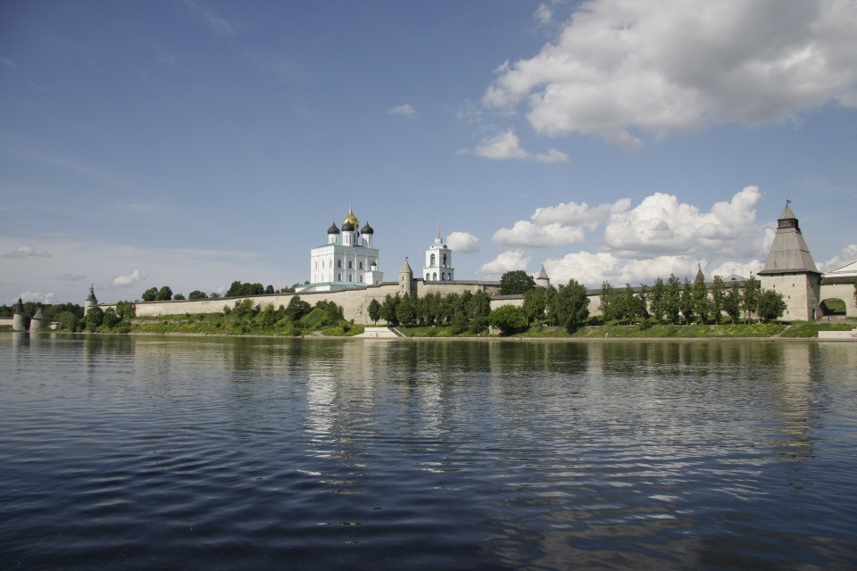 Александр Козловский поздравил жителей региона с 78-летием со дня основания Псковской области