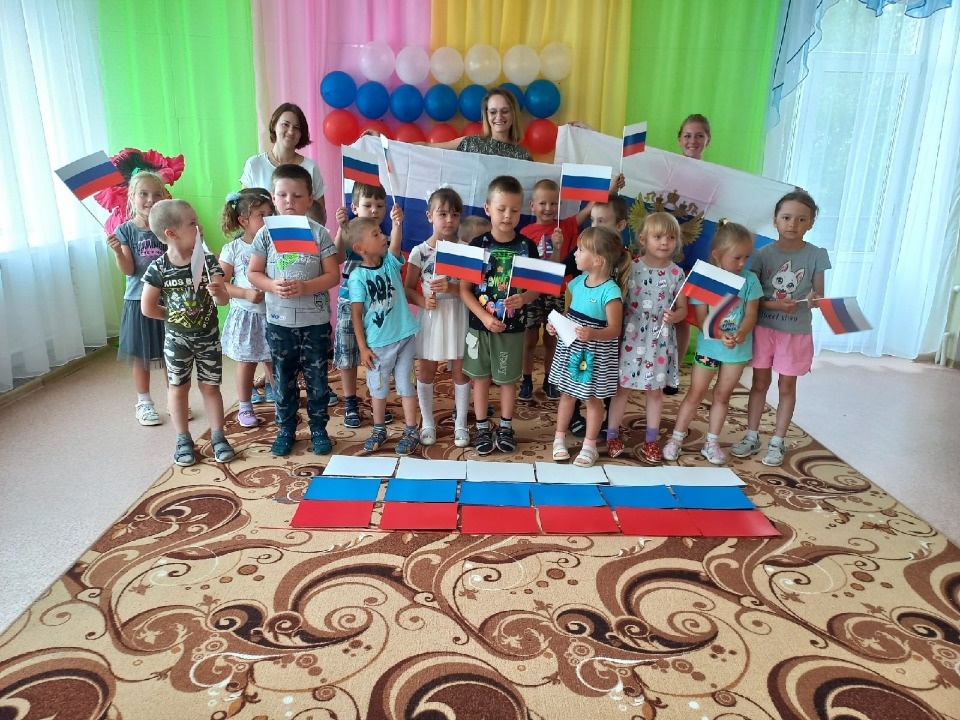 День российского флага: взгляд из районов День российского флага: взгляд из районов