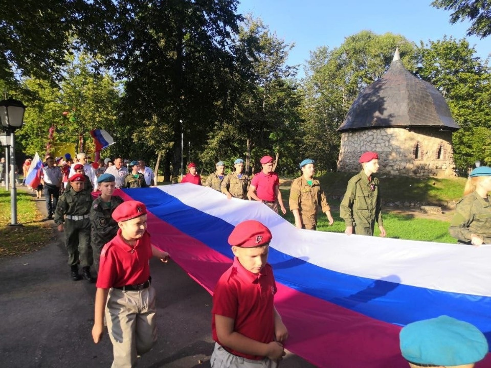 День российского флага: взгляд из районов День российского флага: взгляд из районов