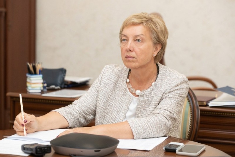 Вера Емельянова проконтролировала темпы проведения капремонта в школах Псковской области