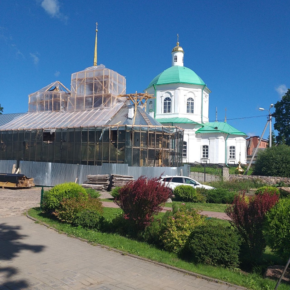 Более 100 звезд украсят главы куполов церкви Варвары Великомученицы в Печорах Более 100 звезд украсят главы куполов церкви Варвары Великомученицы в Печорах