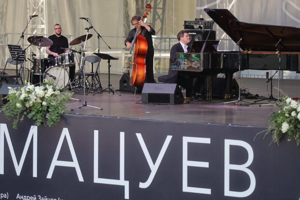 «...И классика, и джаз» «...И классика, и джаз»