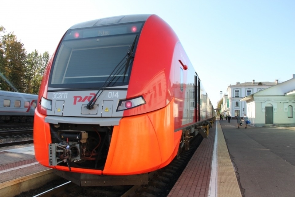 Расписание «Ласточек» между Псковом и Санкт-Петербургом изменится в октябре