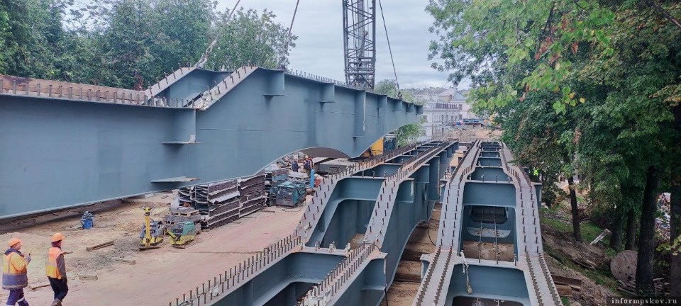 Более чем на 50% собран Троицкий мост в Пскове