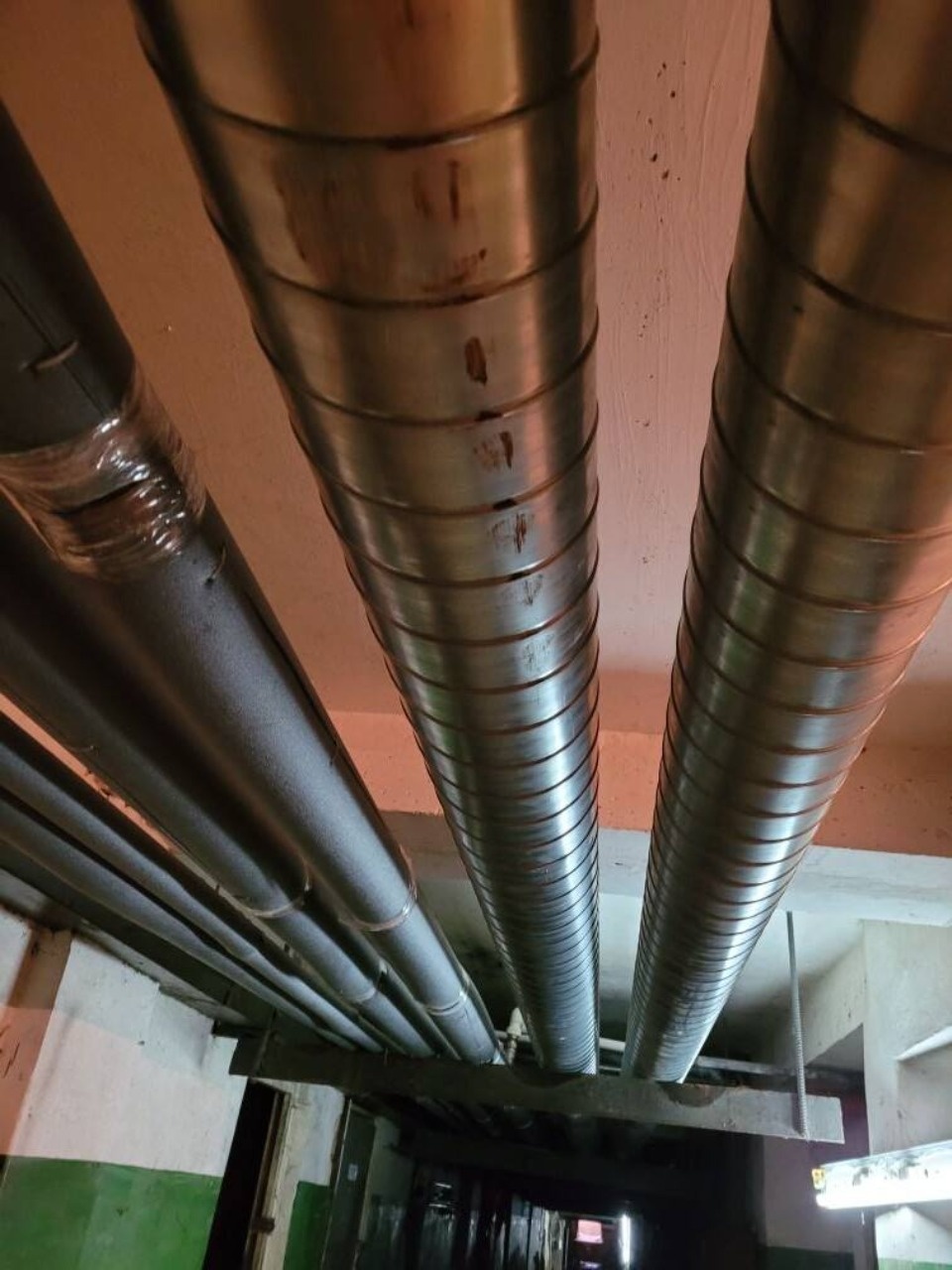 Ремонт инженерных сетей провели в Дедовичской районной больнице