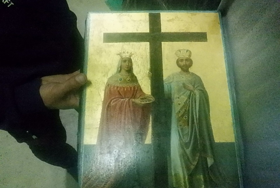 Ввоз в Россию незадекларированных икон пресекли псковские таможенники