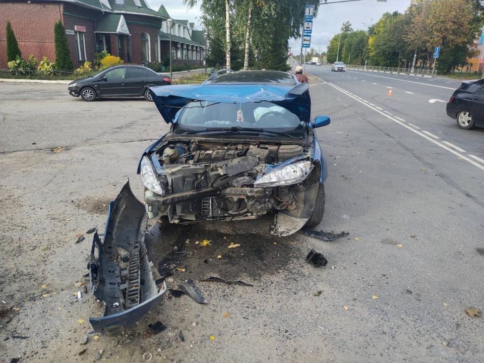 В результате ДТП в Пскове пострадал водитель автомобиля