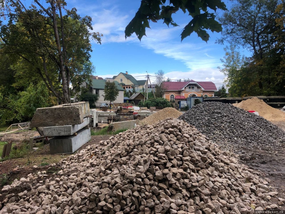 В 2022 году откроют движение по мосту через реку Милевку в Пскове