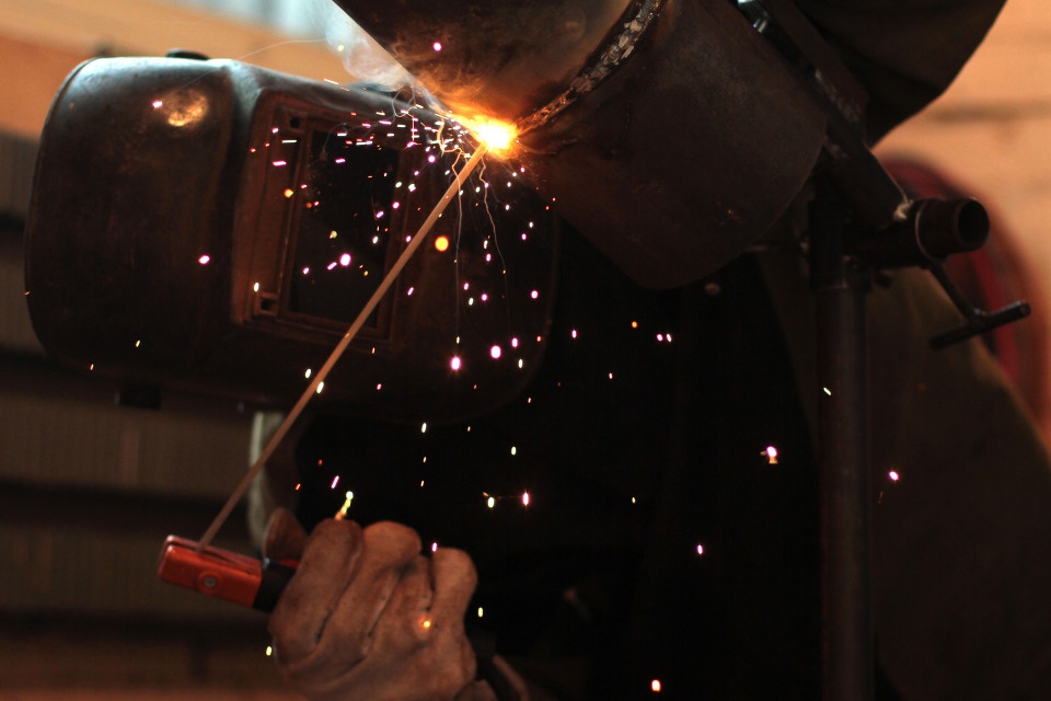 В районе улицы Шестака в Пскове отремонтировали теплотрассу