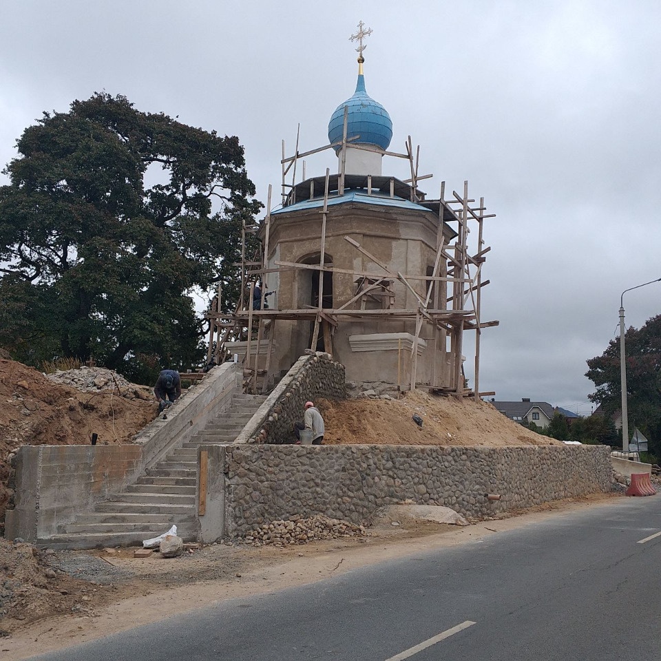 В часовне Четырех Святителей возле Снетогорского монастыря завершили декоративную отделку гранитными валунами В часовне Четырех Святителей возле Снетогорского монастыря завершили декоративную отделку гранитными валунами