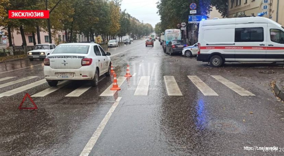 Пенсионерку сбили на пешеходном переходе в Великих Луках 