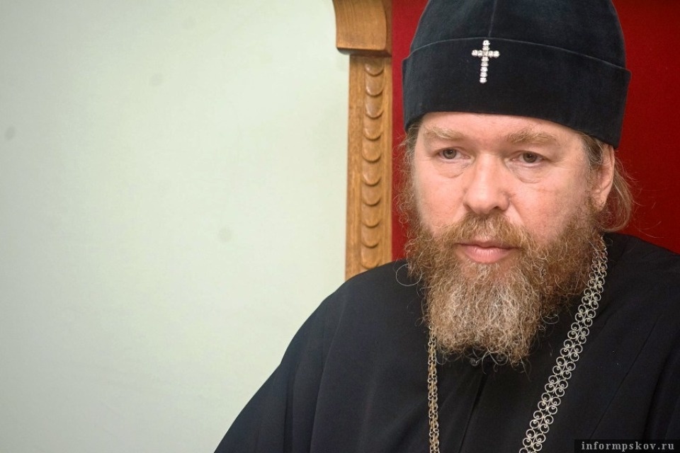 Митрополит Псковский и Порховский Тихон открыл региональный проект «Формула семьи»