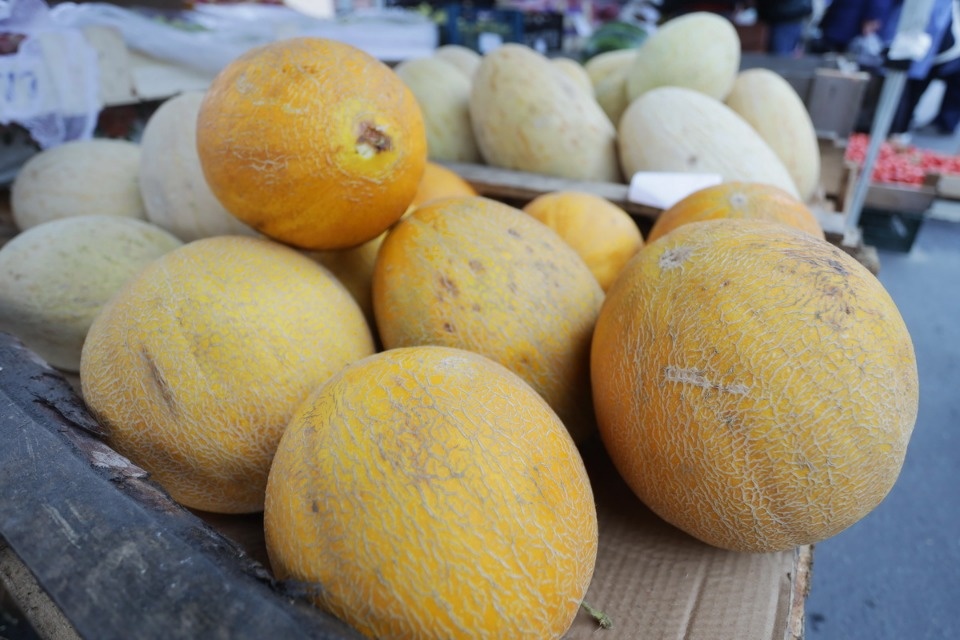 Осенний день год кормит