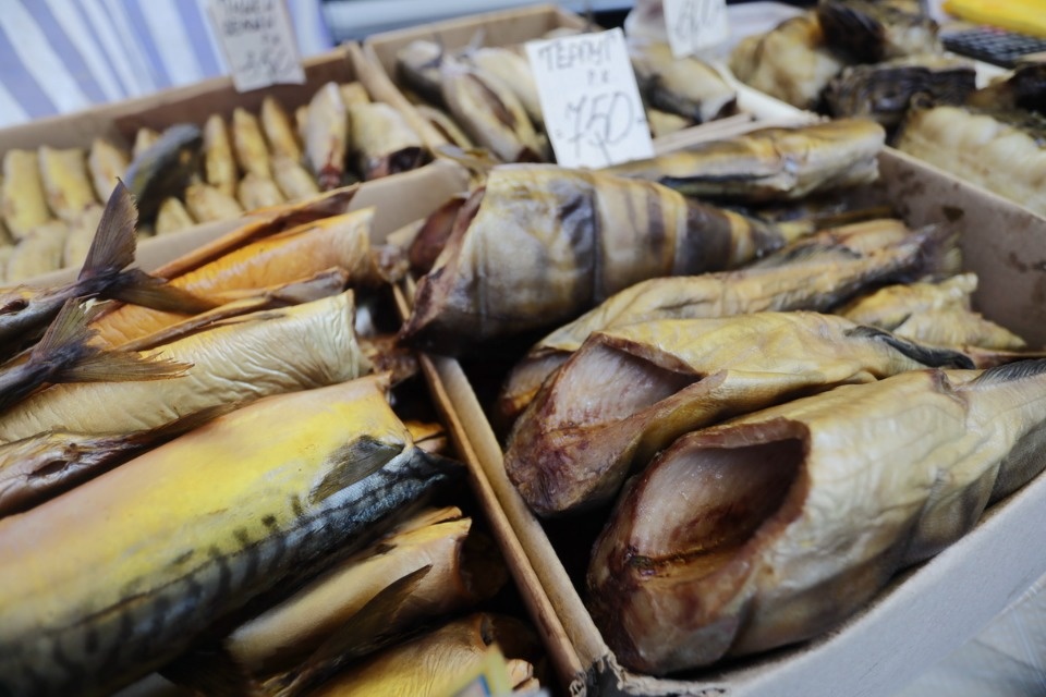 Осенний день год кормит