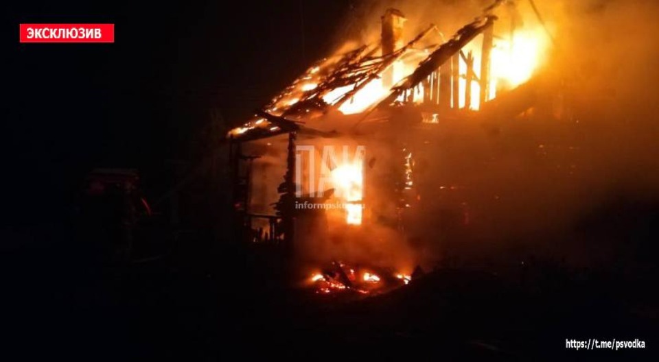 Пожарные ликвидировали возгорание в Гдове