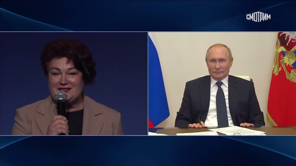 Владимир Путин поздравил учительницу из Великих Лук с выходом в финал шоу «Классная Тема!» Владимир Путин поздравил учительницу из Великих Лук с выходом в финал шоу «Классная Тема!»