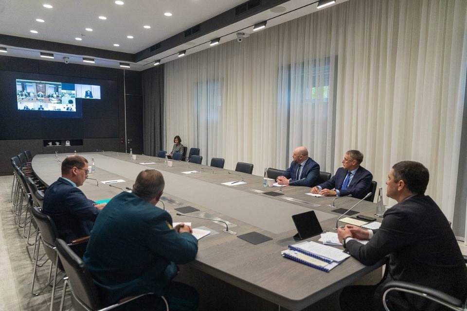 Перегружать товар с иностранных фур на российские и белорусские будут в Псковской области