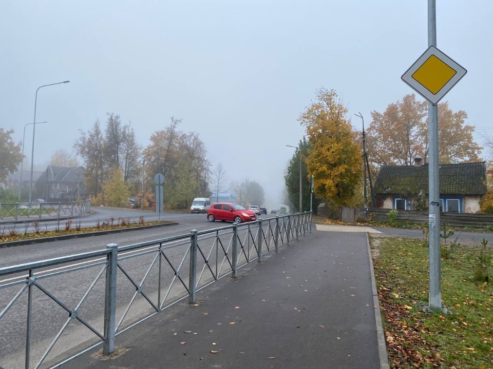 Новые дорожные знаки демонтировали в Пскове